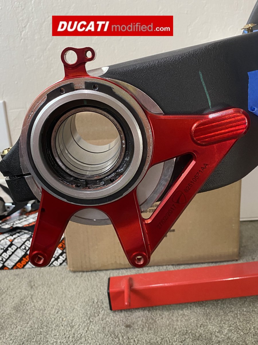 Superleggera V4 Rear Billet Machined Aluminum Caliper Bracket in Anodized Red color.Install Details here: ducatimodified.com/threads/ducati…
#ducati #ducatipanigale #ducatipanigalev4 #panigalev4 #ducatimodifiedforum #ducatimodified #panigale #ducatiperformance #brembo #brembobrakes #brembos