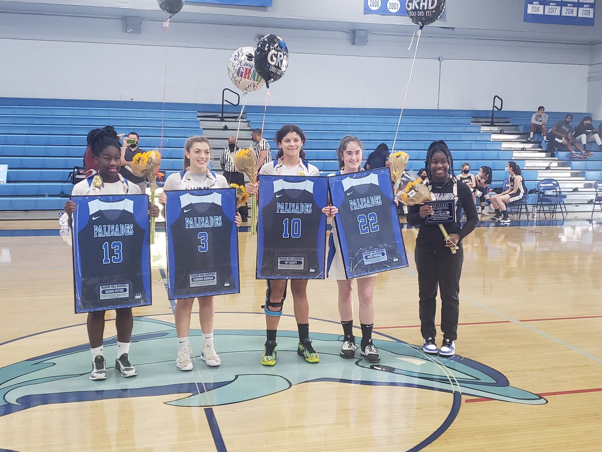 Palisades 60 Venice 13 on Senior Night: Ivy Scott leads with 21pts13reb <a href="/sammiearnld/">sammie arnold</a> 9pts9reb <a href="/AlexisPettis7/">Alexis Pettis</a> 9pts,5reb,4asst <a href="/palipostsports/">Steve Galluzzo</a>