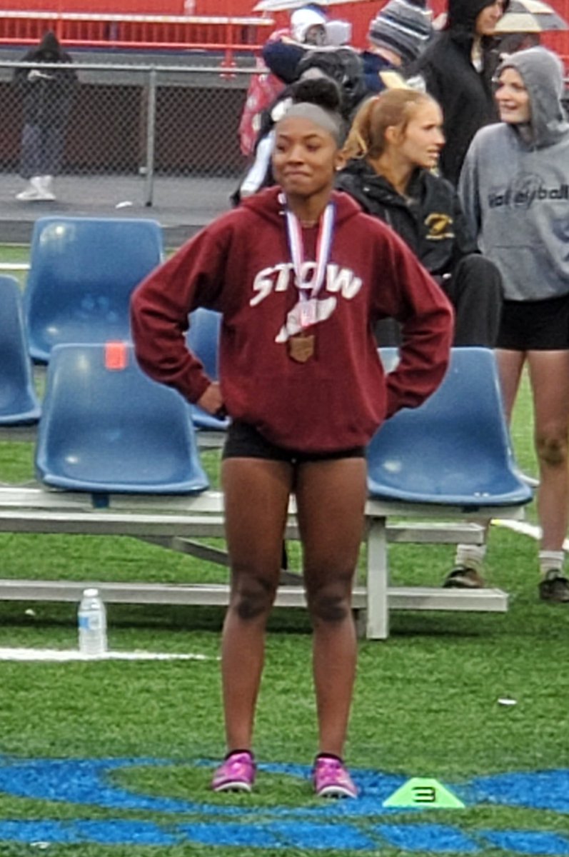 StowAeroMath's tweet photo. STATE BOUND!!!
Freshman Jayla Atkinson battles the elements and finishes 3rd in the 800m to qualify to the state meet next weekend in Columbus!
#StowTrack #StowEndurance #StateBound #NextStopCBus https://t.co/lodYy8pmZH