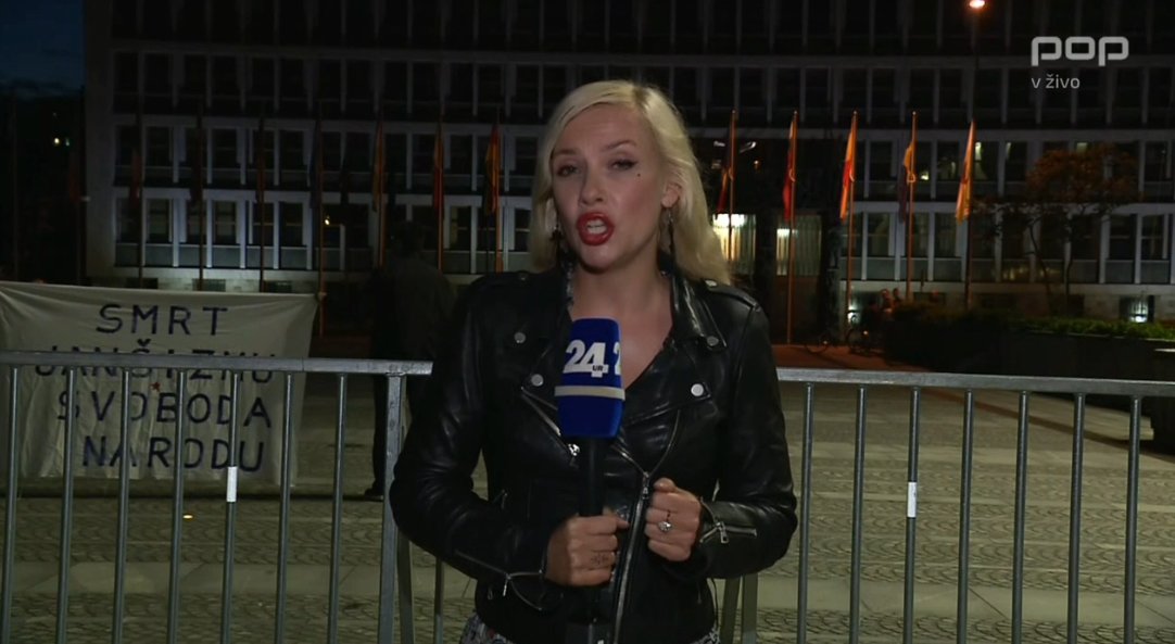 POPTV je naročil kuliso za svojo oddajo #butale