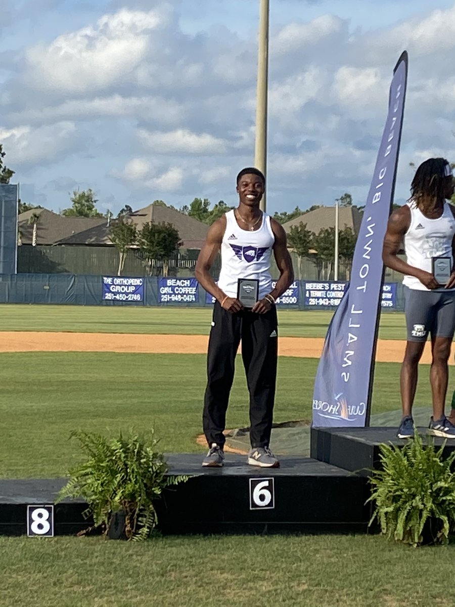 NelsonUXCTF's tweet photo. 💥NAIA ALL-AMERICAN ALERT💥
NICHOLAS HENDERSON has become #SAGUTF’s 1st MEN’s NAIA OUTDOOR ALL-AMERICAN with his 6th place finish in the 400m hurdlers! WELL DONE NICK! #YNotUs @sagu @SAGUSportsNet @TTFCA @WaxahachieNews https://t.co/yu9a7Y45fd