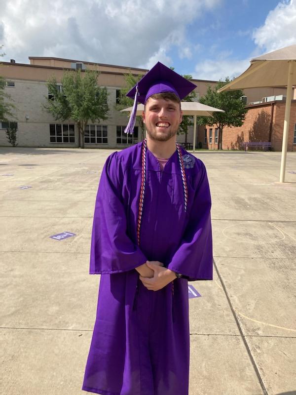 Uberpigg's tweet photo. So proud of you Jonah Pigg #SMCISDgrad https://t.co/FH6LdComl3