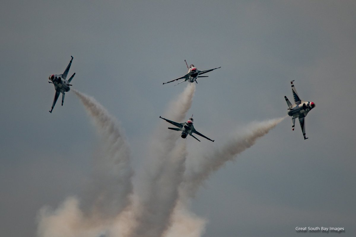 <a href="/AFThunderbirds/">Thunderbirds</a> were awesome today at Jones Beach <a href="/usairforce/">U.S. Air Force</a> @LoveBethpage <a href="/Sigma_Photo/">SIGMA America</a> <a href="/AirshowStuff/">AirshowStuff</a> <a href="/NYCAviation/">NYCAviation</a> <a href="/Newsday/">Newsday</a>