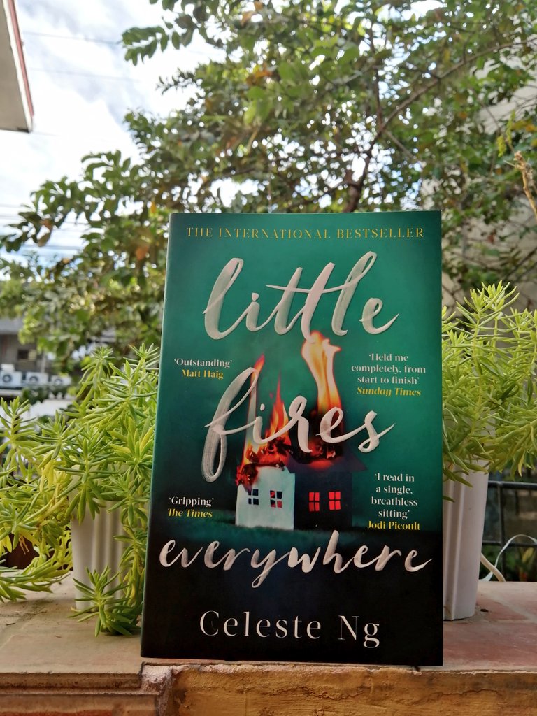 lemonyysnickers's tweet photo. Book #7 for @asianreadathon:Little Fires Everywhere by Celeste Ng
Reading Prompt:Extra book; Chinese ๐จ๐ณ
Rating: 3 starsโจ
The only physical book from in my list. I was captivated by the premise of the plot but the ending was lacking for me.
#AsianReadathon #StanAsianAuthors https://t.co/qQjTUth4NR
