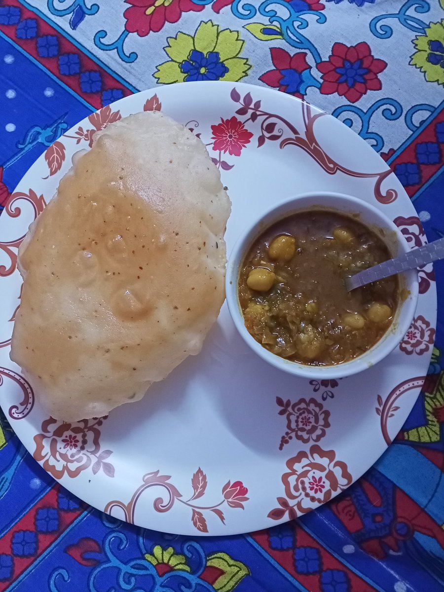 Homemade 'Chole-Bhature' today😋
#LockdownDiaries #homeMade