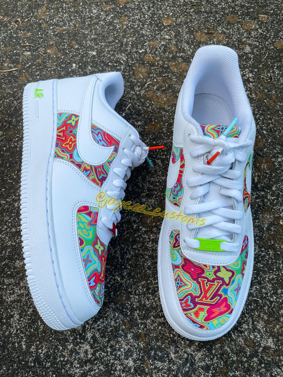 jayceecustoms's tweet photo. 🧑‍🎤 “NEON GUTS” 🤮 #LV Drip 🩸🔥 🪅 #jayceecustoms #atlcustoms #sneakerhead #af1custom #nikecustom #louisvuitton https://t.co/sCwQFE1NTa