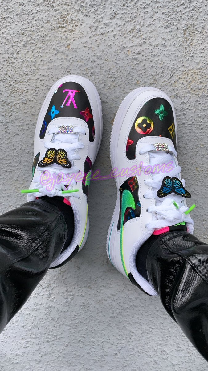 jayceecustoms's tweet photo. “MYSTERYLAND” 🪄🔮🦋🤮🧞‍♀️ #jayceecustoms #LVDrip #atlcustoms #nikecustoms 💧 https://t.co/5RL1dCxhlB
