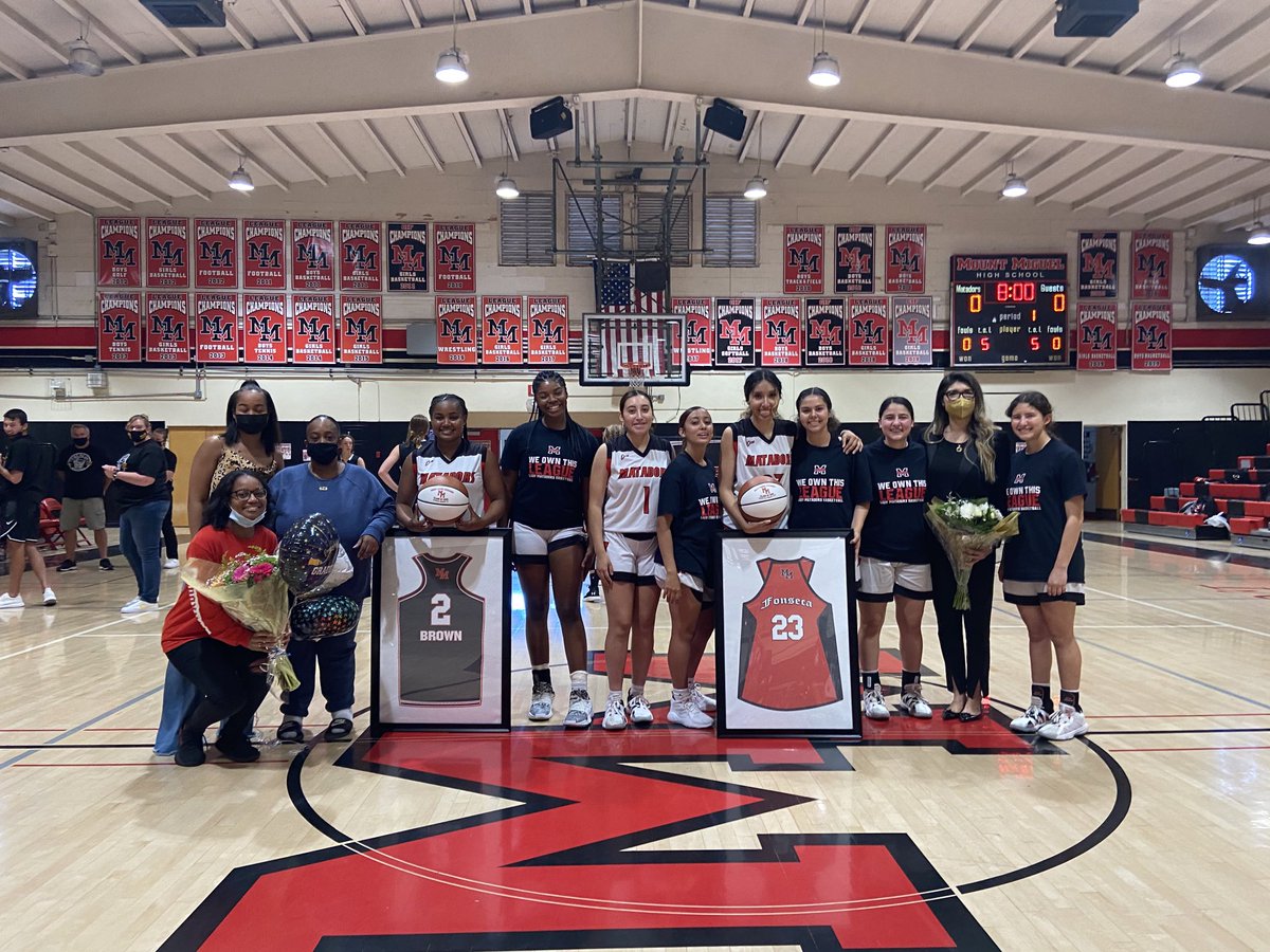 Senior Night at the Mount for Jacquee Brown &amp; Arantxa Fonseca and it ended up with a dub over El Capitan.#Matador4life #TraditionNeverGraduates #Mhouse#Girlpower
