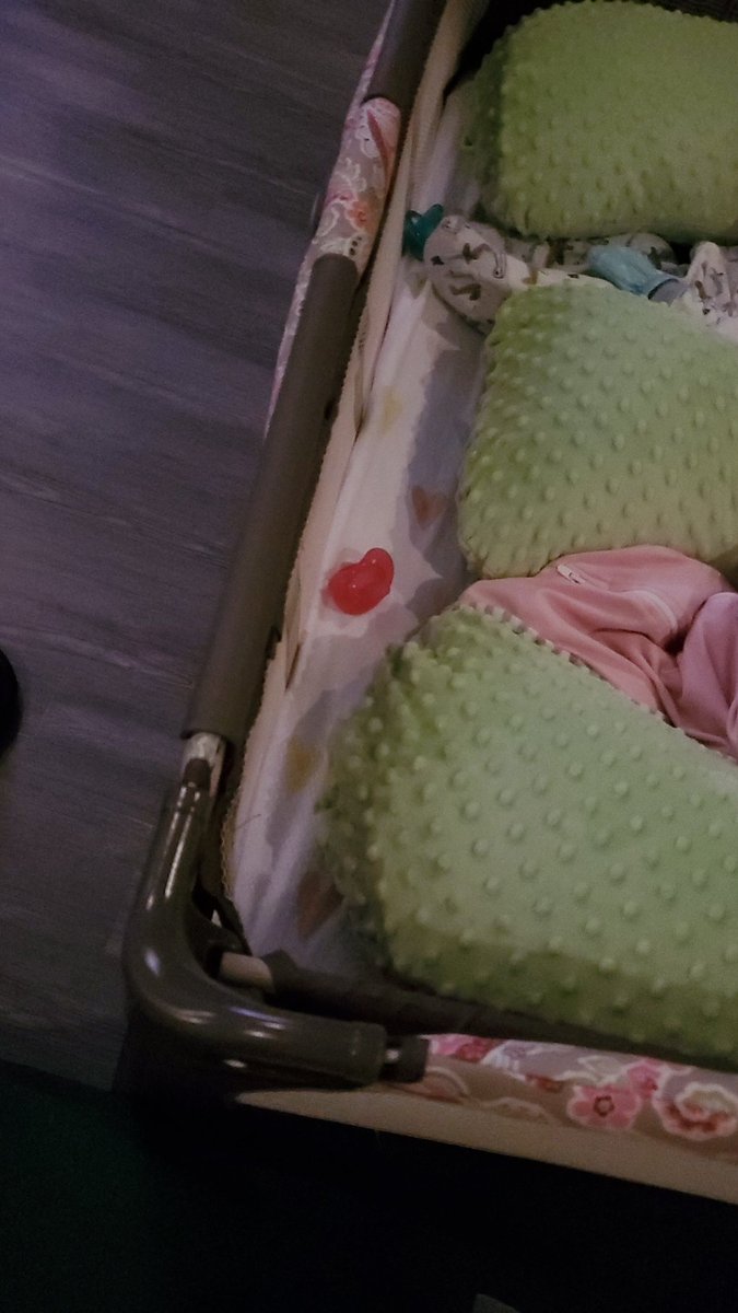 PurpleTurtles33's tweet photo. Week 4 with these precious bugs, they are adjusting to life on the outside, sleeping a little more and cuter than I dunno what!! #doulalife #overnightsupport #postpartumdoula https://t.co/xMZiOSBU0f