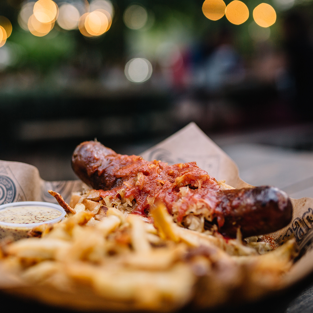 Is it really Memorial Day Weekend if you don't have a brat🌭 and beer 🍺 in hand while listening to live music?