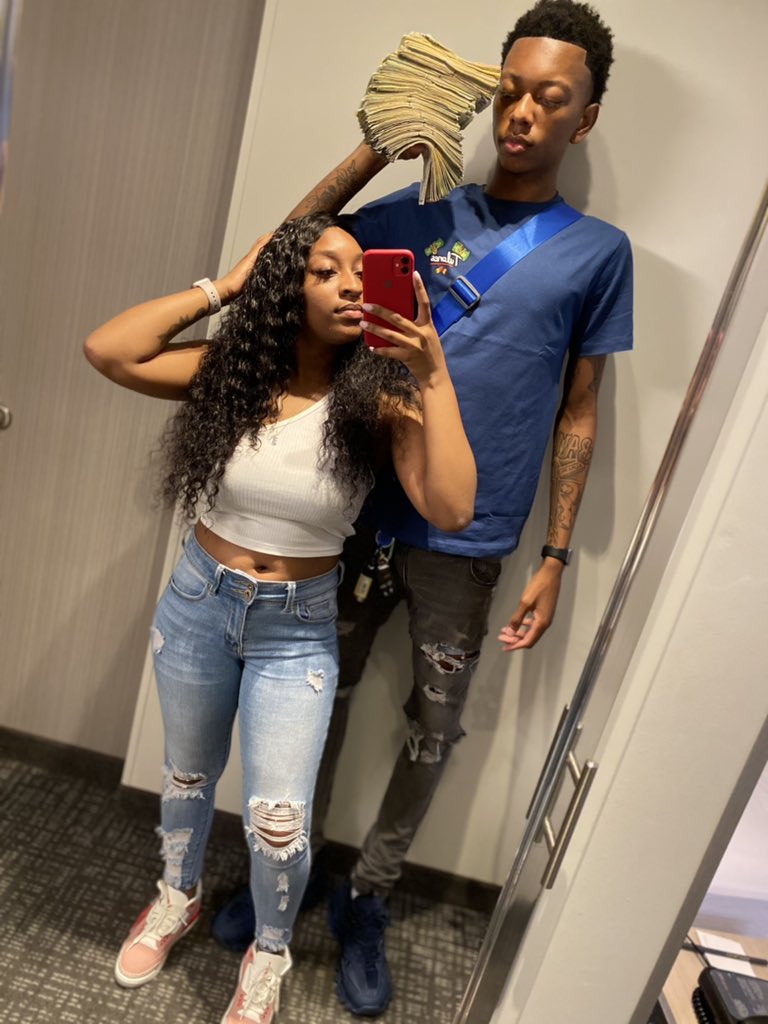 LiBoyd_1's tweet photo. Ran It Up 4 Da Times Ain Have It 💰 Use To Be Broke Now My B**** She Da Baddest 💙🆑‼️
#WrappingNotRapping 

https://t.co/WJHR6uTUZS https://t.co/BDBLvewmRj