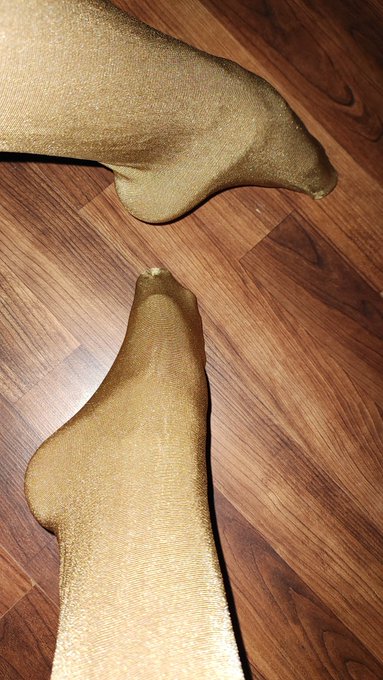 Gold stockings from daddy. Wanna see? Later tonight.  https://t.co/uu976dJ18s  #feet #foot #footfetısh<a href="/tag/stockings"class="tags"><span>#stockings</span></a><a href="/tag/feet"class="tags"><span>#feet</span></a><a href="/tag/fetish"class="tags"><span>#fetish</span></a><a href="/tag/gold"class="tags"><span>#gold</span></a><a href="/tag/foot"class="tags"><span>#foot</span></a><a href="/tag/onlyfans"class="tags"><span>#onlyfans</span></a>