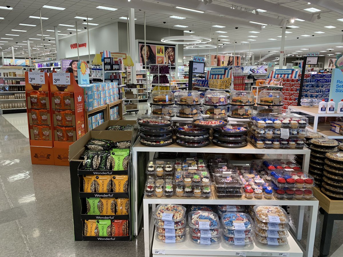 kurtdgriebel's tweet image. Summer 2021 officially begins this weekend and we have it set up perfectly at T1768 North Cedar Rapids Iowa 🇺🇸🌽☀️🎯👍😀 @TargetTess @PaigeWatson_TGT @Samantha_TGT @Le_Hulett @KD_Kline @RobSpringer @Alicia_Michel21 @allieattarget @WilliamAtTarget