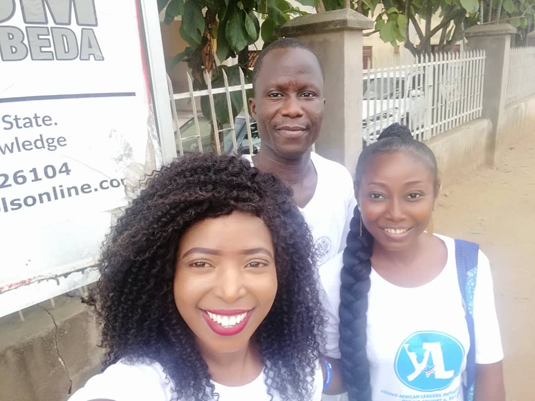 YaliRLCAlumNgSW's tweet photo. #YALI RLC Alumni in the SouthWest region of Nigeria commemorated the 2021 #MenstrualHygieneDay with a "PadHerUp Campaign" 

The event took place simultaneously at 4 diff. schools across the region. 

#Sanitary pads were shared towards reducing #periodpoverty among #teenage girls https://t.co/2h6aDROJAy