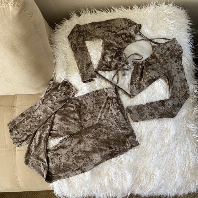 More items added to my poshmark✨make sure to follow me❤️ https://t.co/U1XYBMrg3p https://t.co/GZjN8u