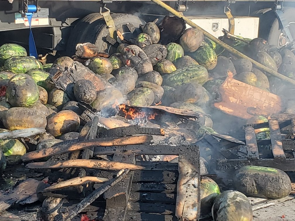 UTHighwayPatrol's tweet photo. Two right lanes closed I-15 NB MM 288 due to a semi fire. The truck was able to detach from the trailer, which was hauling watermelons. 
No injuries. 
Expect the right lanes to be closed for approximately 3 hours while UDOT inspects for damages. https://t.co/eSZZwLNi4Z