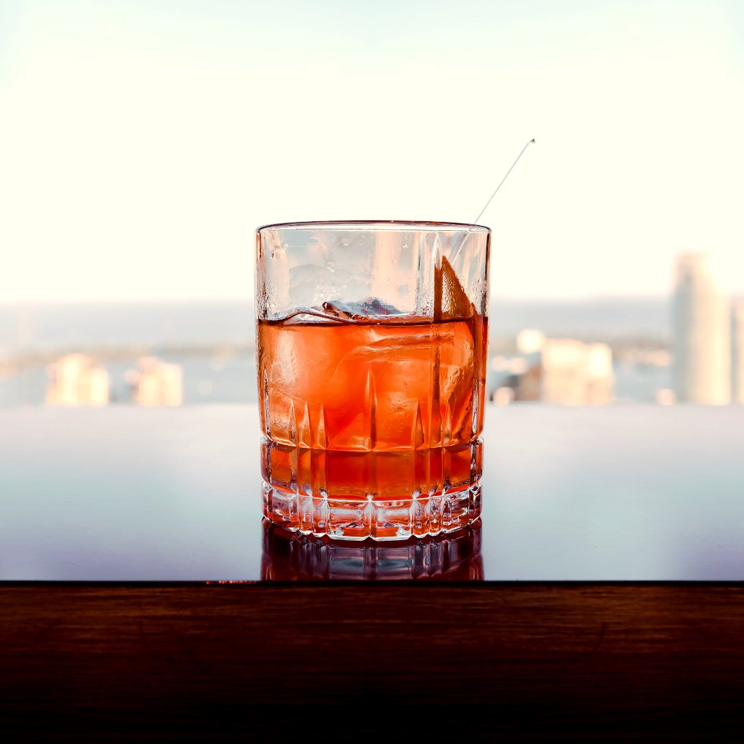 ManScore's tweet image. The weekend starts when the whiskey is poured. 🥃
#Whiskey #WhiskeyWednesday #Ice #Men #WhiskeyGram #WhiskeyLife #Drinks #Gentleman