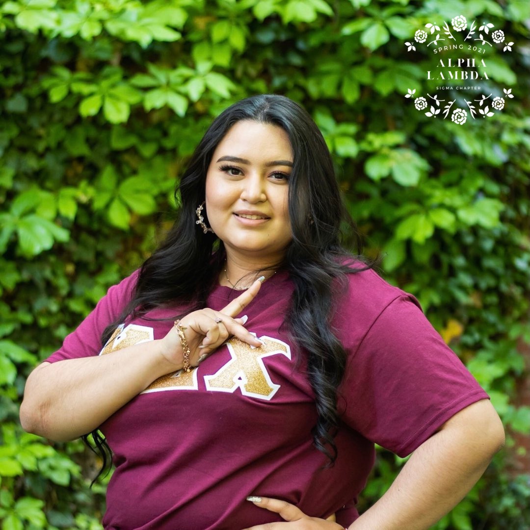 oukdchi's tweet photo. Meet the Legendary Alpha Lambda Class✨
🐧Stephanie “Liliah” Jimenez-Lira
Big: Elizabeth “Lehlani” Saldivar
Major: Public Health, Pre-Medicine
#WhyKDChi: “They continuously encouraged and pushed me through the many moments in which I needed it the most.💞💓
#KDChi #OuaOua https://t.co/G2RCLHnbvc