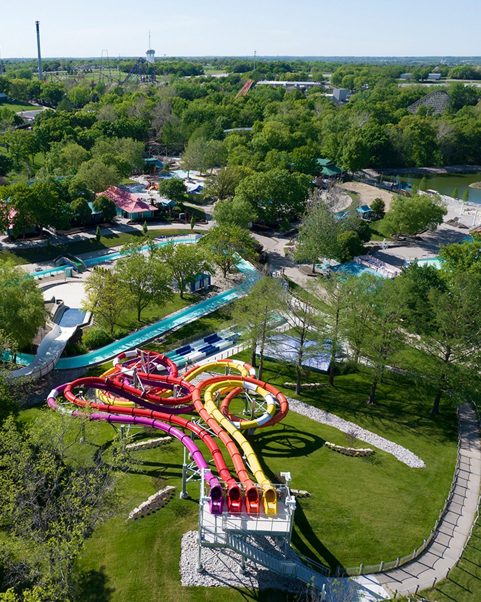 Look at this pretty picture of Riptide Raceway via @kansascitymag and Tim Lighthouse.

{\__/}
( • . •)
/ > 🍝  I said look at this.

{\__/}
(ò . ó)
/ > 🍝  𝐈 𝐒𝐀𝐈𝐃 𝐋𝐎𝐎𝐊 𝐀𝐓 𝐈𝐓.