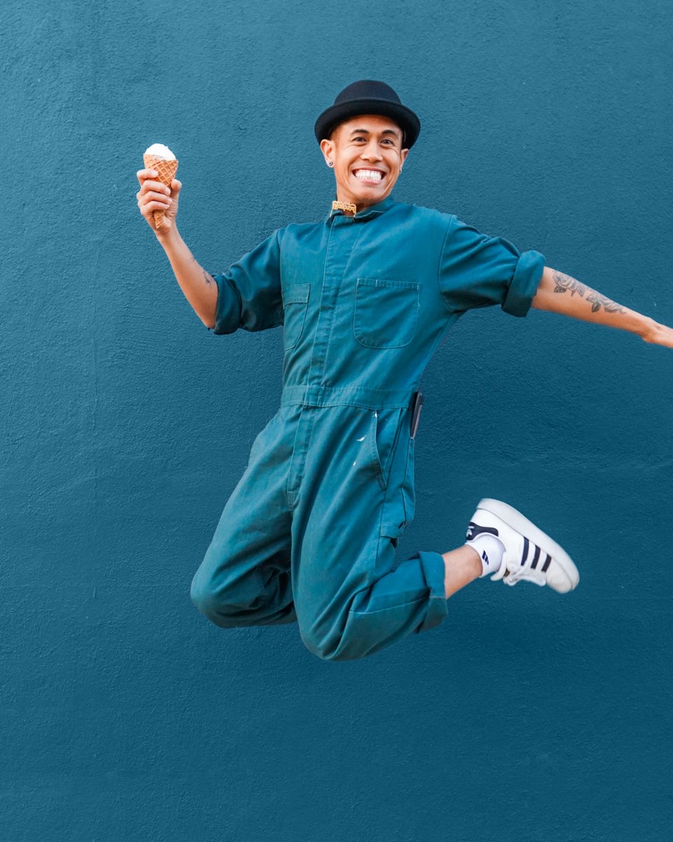 Ray Basa will be live on IG interviewing, showcasing and doing whatever he wants to, live from the Los Feliz Flea. Los Feliz Flea is all about the community and having fun and that's what Ray embodies!

theoddmarket.com/ray-basa-live-…