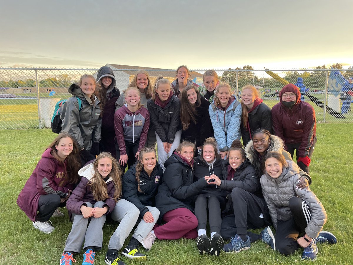 whsgirlst's tweet photo. The girls placed 3rd at team states!!! Awesome job ladies!! https://t.co/OLdaarR1As