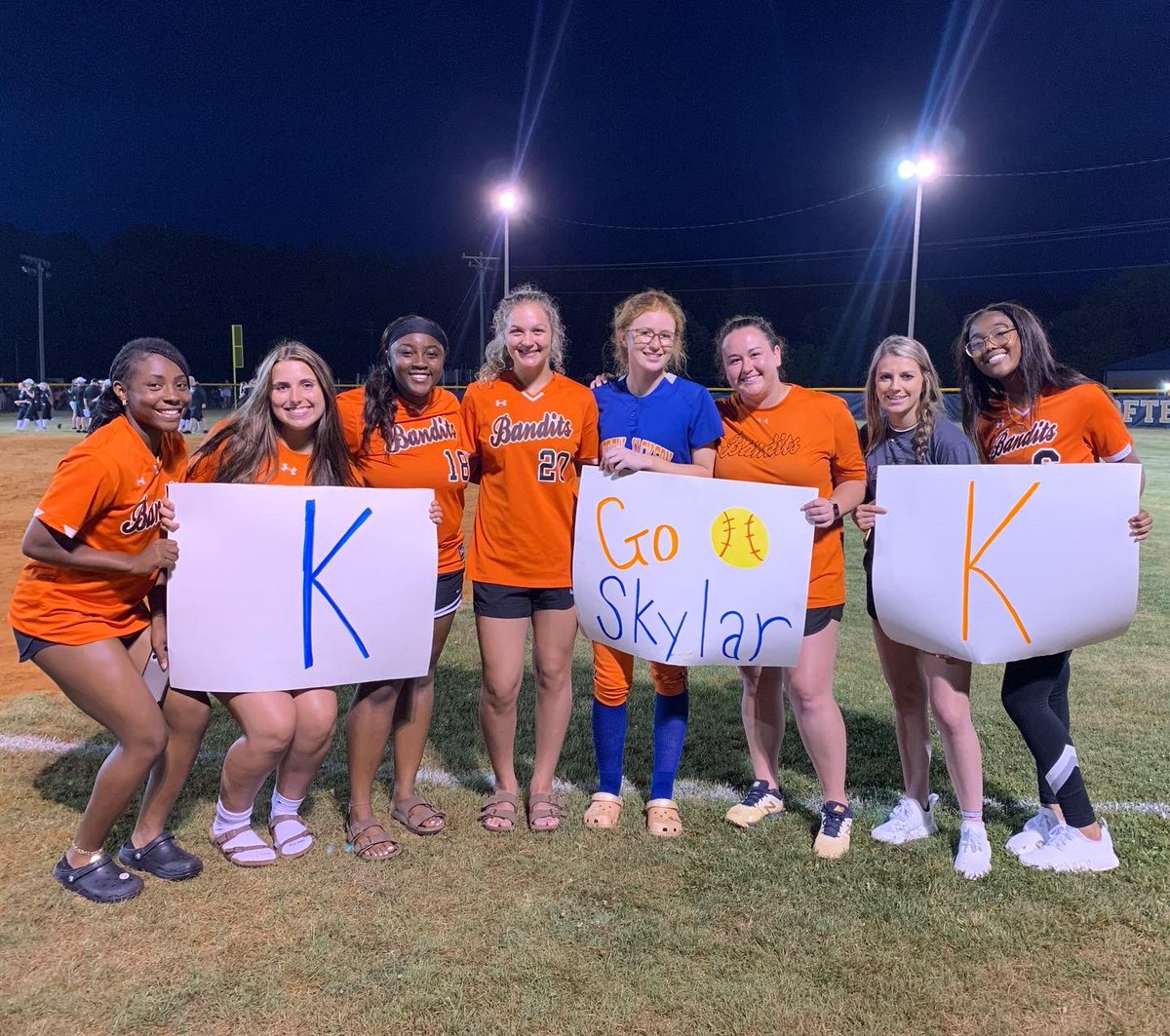 LadyDukesGhent's tweet photo. Congrats to Skylar Huffman (2023 grad) for winning the lower state championship tonight. Skylar pitched all 3 games in the series to win the lower state title! We are so proud of your hard work and commitment to the game. #banditpride  @SkylarHuffman2 https://t.co/bBlcxyNu9b