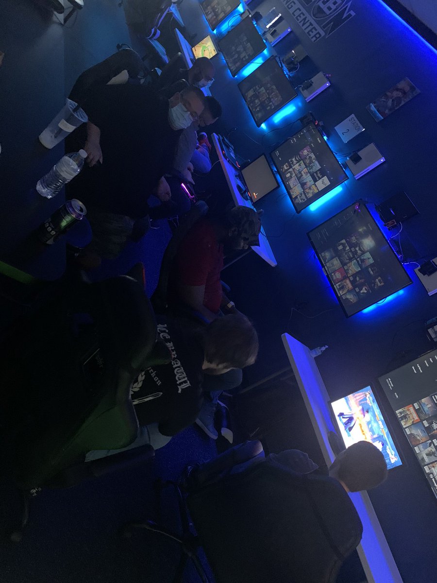 gamerbus's tweet photo. As always the energy is amazing when the FGC is in the house! #SOVA #FGC #DGBFZ #FightNightFriday
#gameongamingcenter https://t.co/pmV7N6w3Oo
