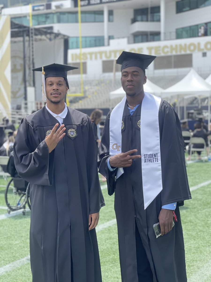 Forgot to tell y’all we made it out 💫