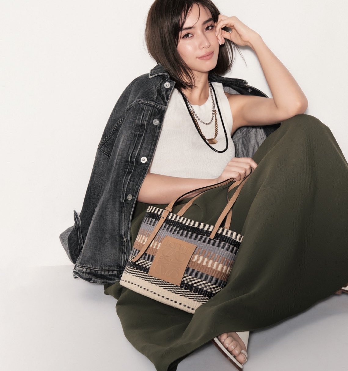 小学館 Oggi 昨日発売となったoggi7月号 大特集は この夏も スカートをかっこよく着たい 気温も上がってきて 楽なことに加えて涼しさも服に求めたくなる時季 働く女性としてはサマになっていることも大切です それを叶えてくれるのが スカート