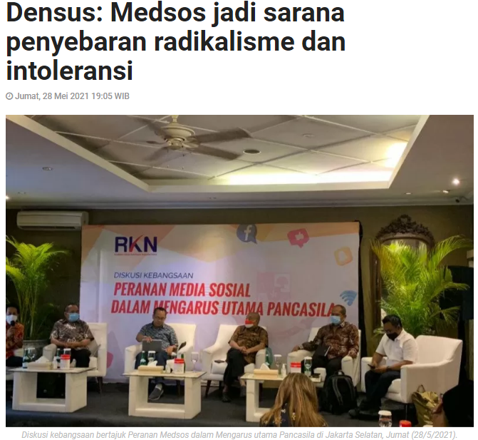 Bahkan,
disebut Medsos sebagai SARANA YANG SUBUR
tuk
penyebaran paham radikalisme, intoleran &amp; terorisme

So,
Gubernur yang Berjuang Di Medsos (selain di Lapangan), SALAHNYA DIMANA ???
Koq,
malah tidak didukung "!?"

Yang iyanya,
takut kalau #GanjarMasihYangTerbaik 👌