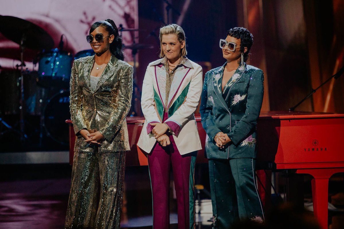 ddlovato's tweet photo. What an honor it was to perform &amp; pay tribute to @eltonofficial last night 🥺💖 I love you so much!! @HERMusicx &amp; @brandicarlile absolutely killed it!! 🥵🎸🎤💫 #iHeartAwards2021 https://t.co/722KsAvaGc