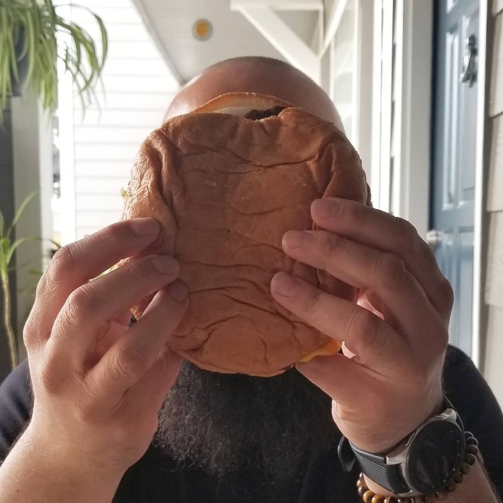 Hozer505's tweet photo. As requested by @jimsburgerhaven , here's the #AsBigAsYourHead challenge! And on #NationalBurgerDay no less! Amazing dinner as always y'all, thank you!
.
.
#FatKidCode #FoodPorn #TeamPiggy #SupportLocal #SupportSmallBusiness https://t.co/QYKht0jsq9 https://t.co/qXCezpAtmd