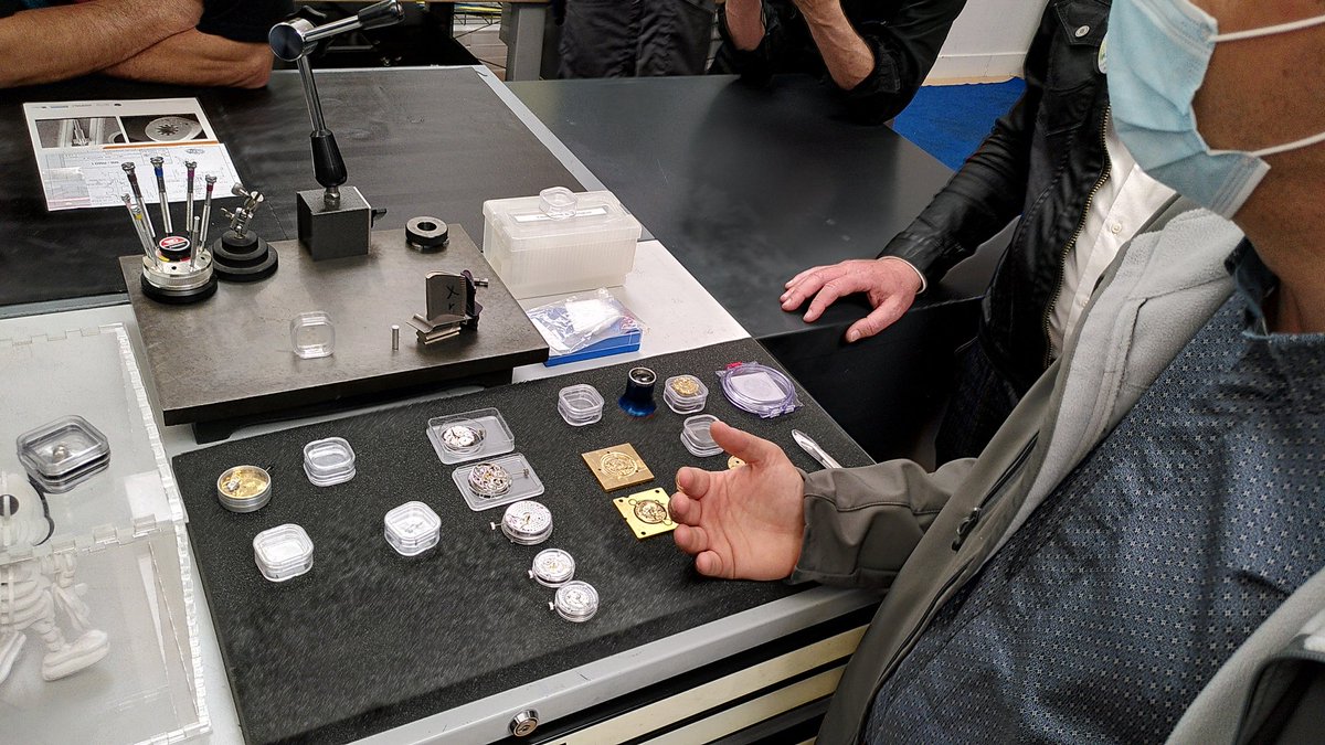 AnnaMAILLARD1's tweet image. Journée🤩 autour des ⌚ @MontresRoutine. Des Savoir-faire🇨🇵 à ne plus laisser mourir &amp;amp; nouveaux matériaux ✨
Merci @FlorianCHSN ➕ Sibra Manufacture➕ @ENSMMOfficiel pour l&apos;accueil.
Avec @yjadot ➕ @Anne_Vignot soutiens à @ModdeStephanie &amp;amp; @moddeecologiste  ✊✌️
#regionales2021