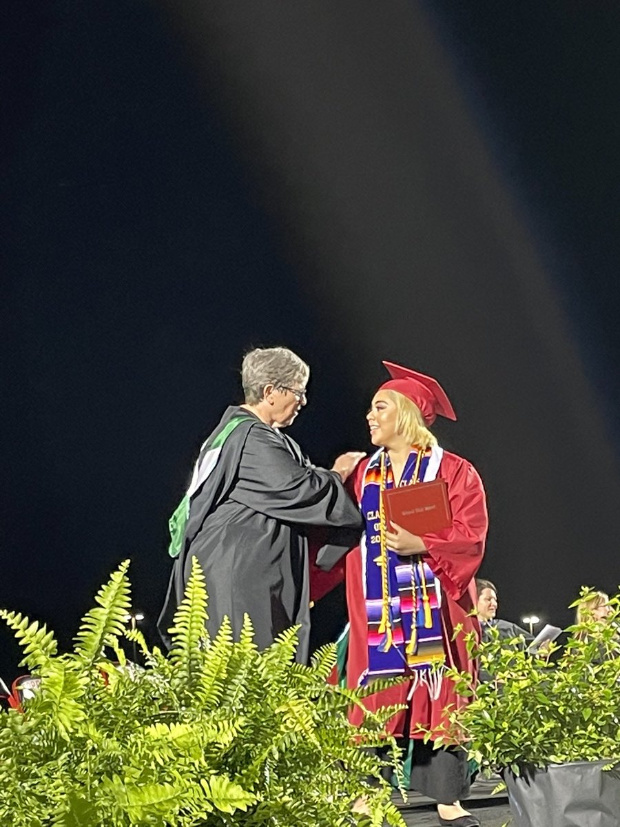 CHSCampusNews's tweet image. Congratulations to @fliipthewriter! #LocalEyesLocalNews #CHSRelentless