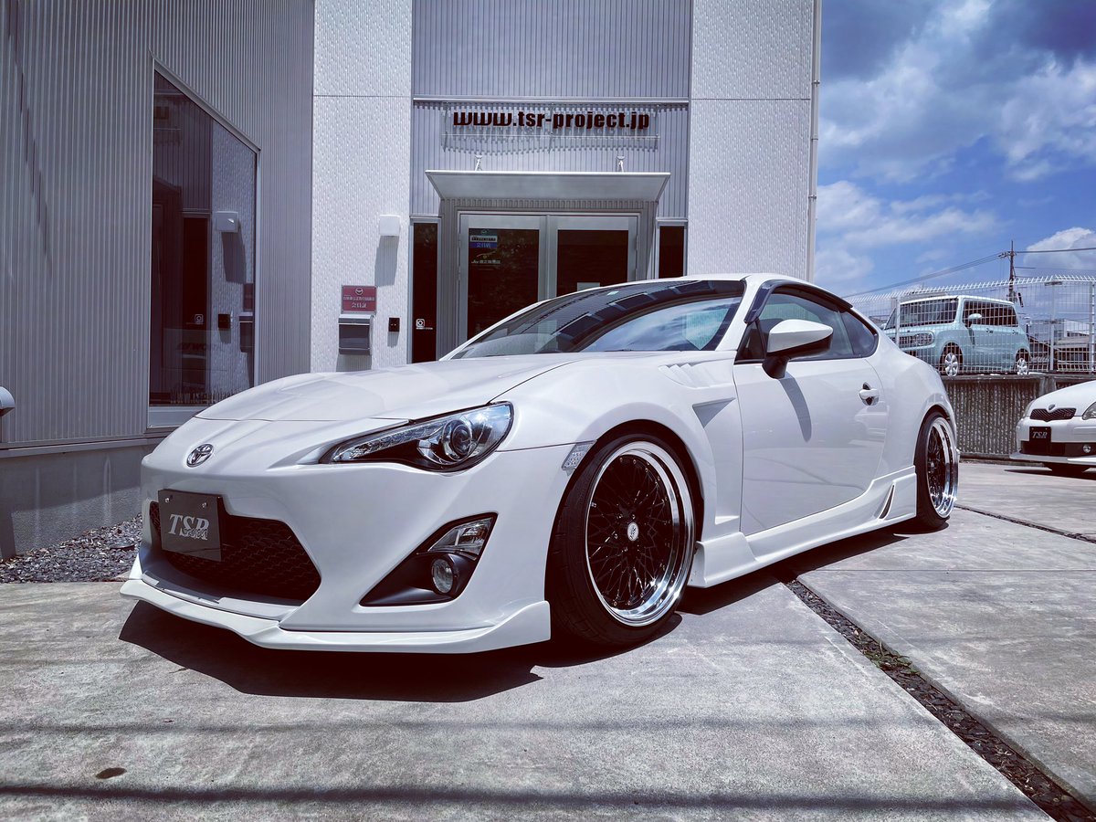 86にフォーミュラーメッシュ付けたった🤗 プリウスの頑張ってる