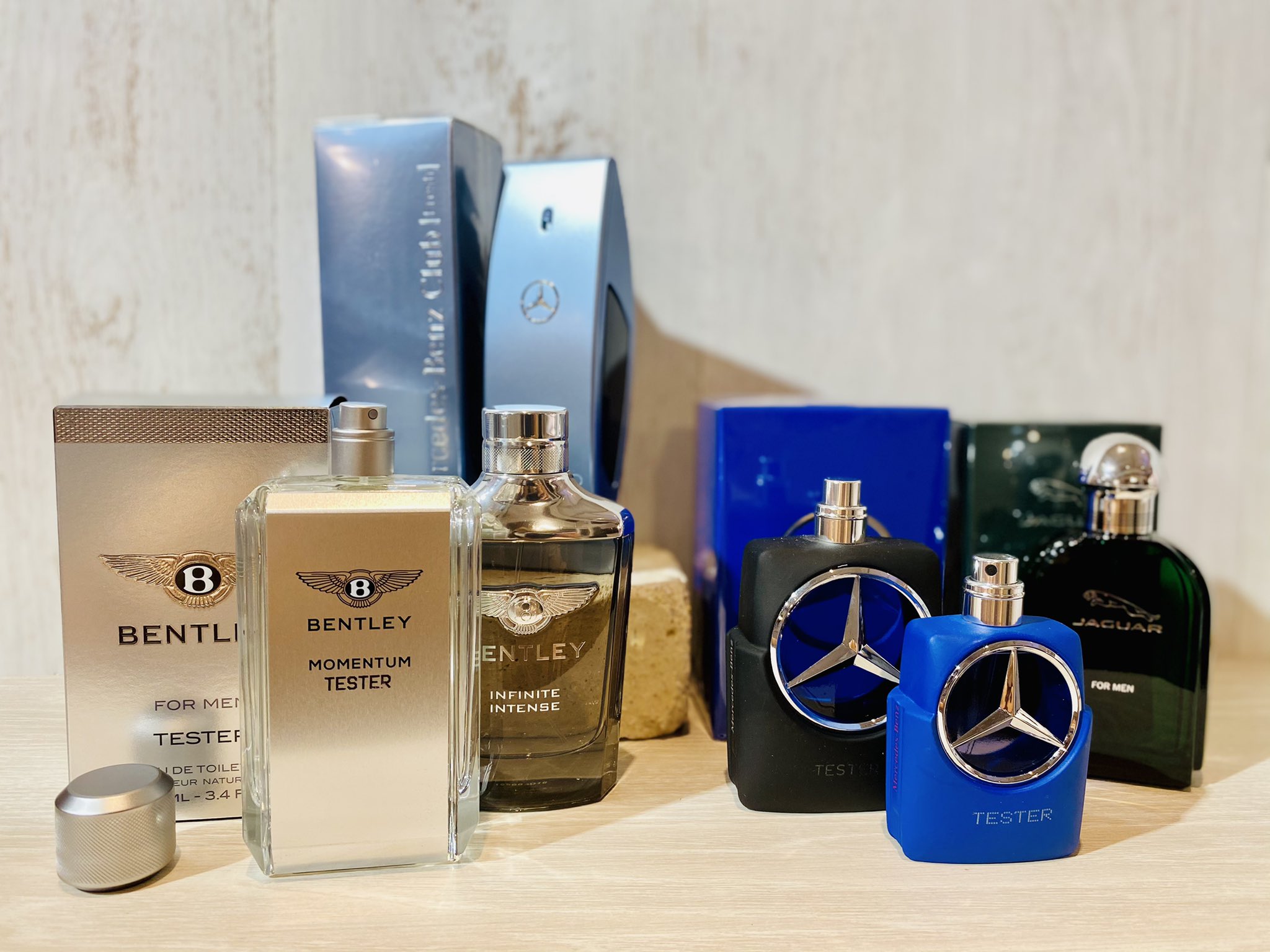 横浜赤レンガ倉庫 高級車の香りって 1号館1階kaori Bar 香水倶楽部では 5 29 土 30 日 開催の広場イベント ル ボラン カーズ ミート 21 横浜 期間中 ベンツ ベントレー ジャガーの香水を販売 ぜひお店で香りを試してみて ル