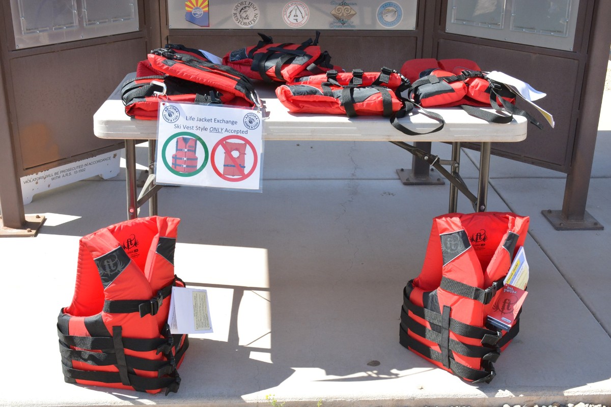 azgfd's tweet image. Tomorrow Morning! Need a new life jacket? We got you! Join us at Patagonia Lake State Park from 9:00am-12:00pm at the Main ramp and we'll swap you for a new one so you can #RocktheFloat all summer! #SafeBoatingWeek @AZStateParks