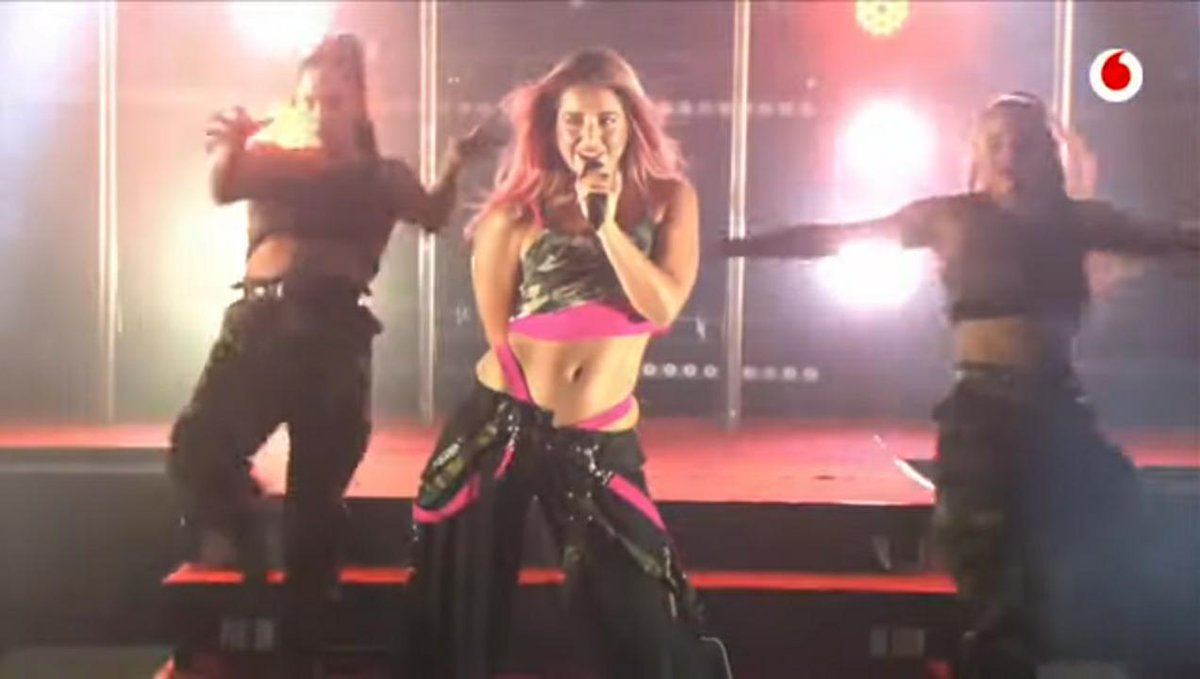 Merche10173861's tweet image. #MiVoto20 #calle @lolaindigomusic @cautymusic @Guaynaa_ suba #Top20HITS @FormulaHitsFM