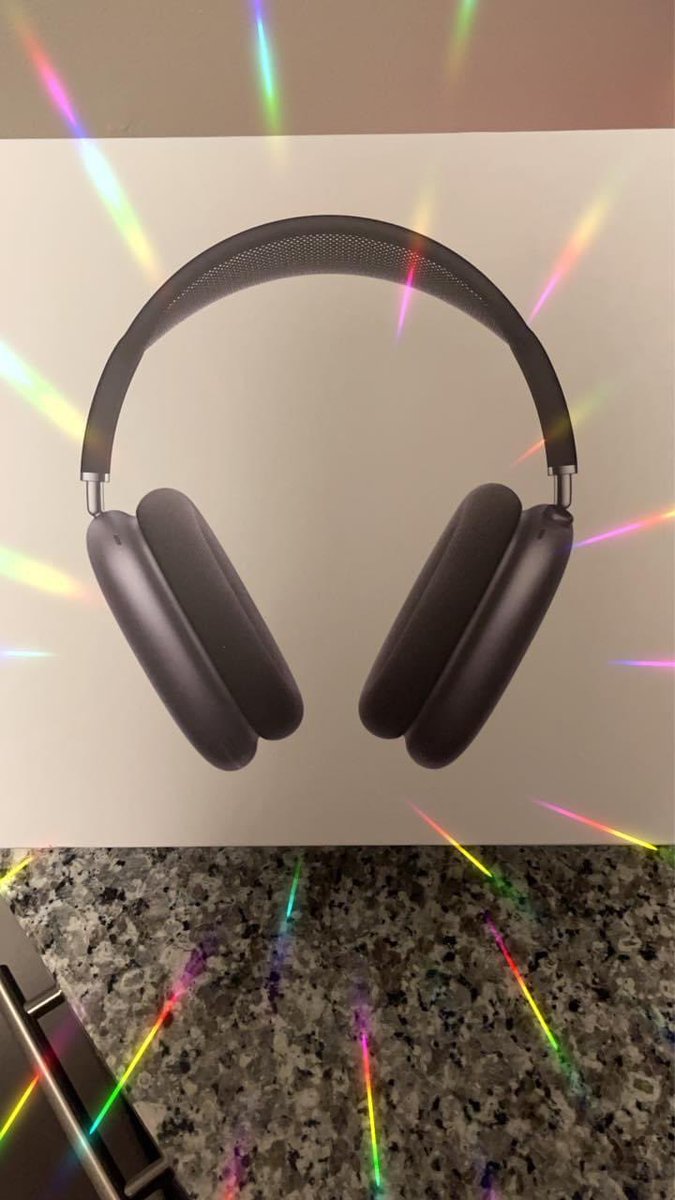 JasonHeitzman's tweet photo. So I did a thing 🤷🏼‍♂️ BEST 🎧 I have ever owned 😳 @Apple #airpodsmax https://t.co/Xfqe9w60Vz