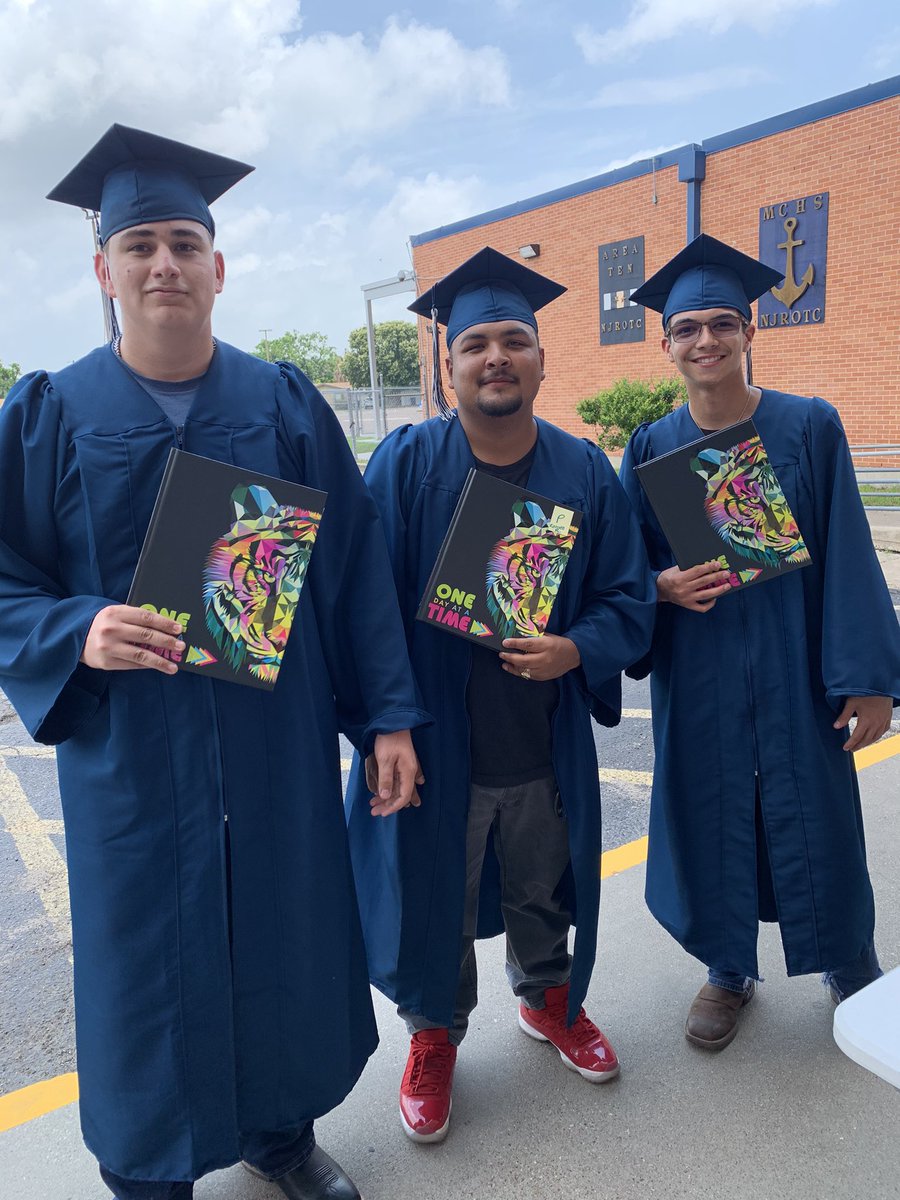 AnchorChs's tweet photo. So excited to pass out yearbooks to our Tigers today! If you missed it, you may pick them up Tuesday during lunch and from the front office after that. https://t.co/cGPe1UxDzr