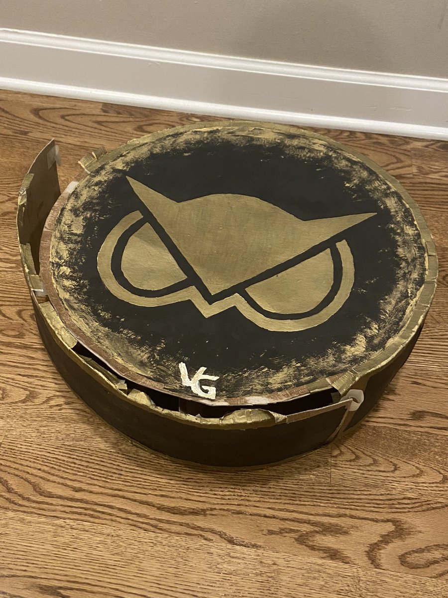 Mithicon1's tweet photo. R.I.P my old custom @VanossGaming seat I made in art class early 2017. Its only about 6” tall but back in the day it could hold my 160 lb body with just cardboard and tape 😔 https://t.co/BRo9MU4CFp