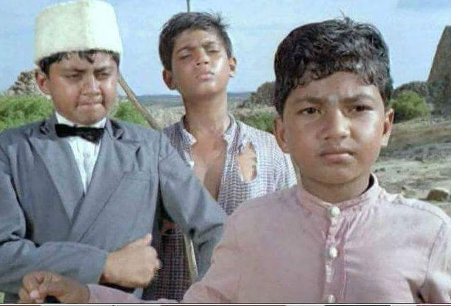 Bollywoodirect's tweet image. The Reunions I want to see. 

#HumLog #DekhBhaiDekh #Circus #MalgudiDays #ShahrukhKhan #Doordarshan 

@renukash @iamsrk @shekharsuman7