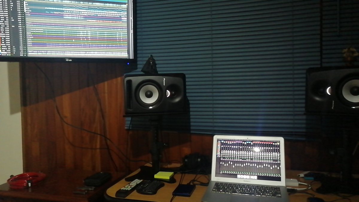 Mixing some good stuff #homestudio