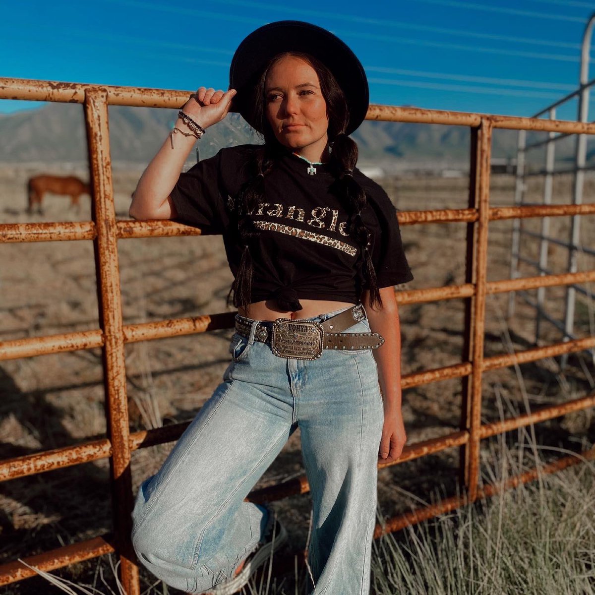 CoRusticcowgirl's tweet photo. I finally made my dreams a reality and I’m so excited to share this with y’all help me make my dreams a reality pls RT to spread my boutique name! https://t.co/Gy2jJZMYHZ