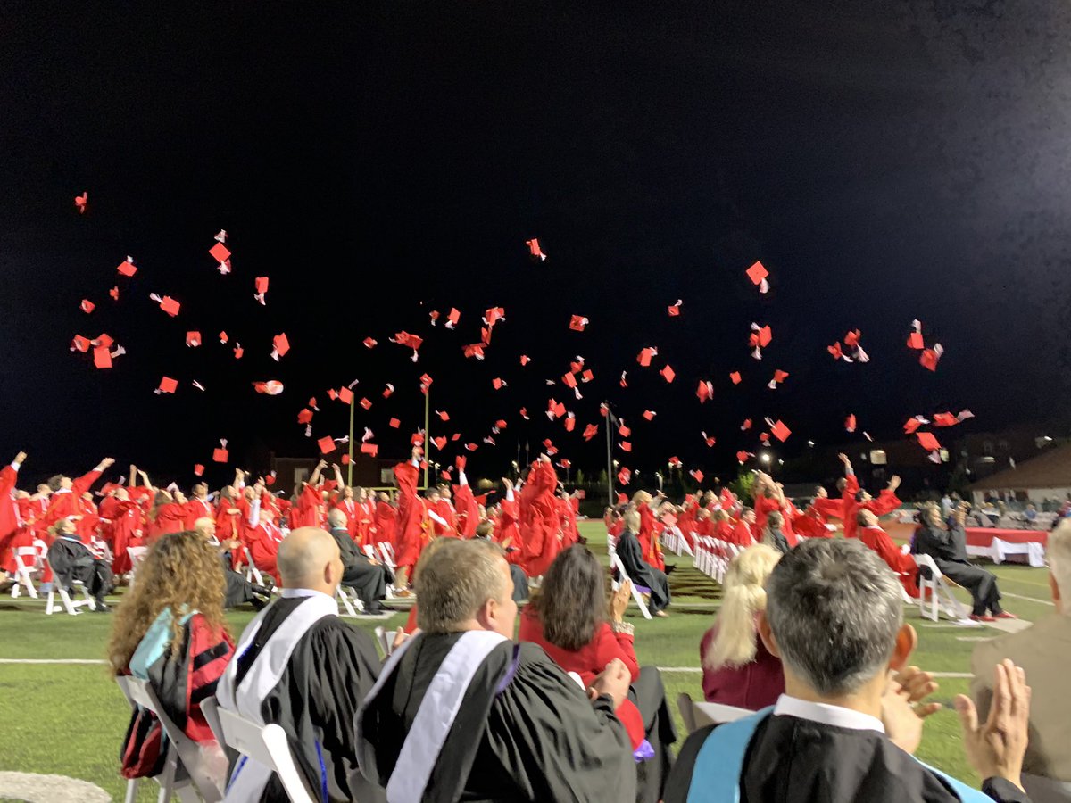 indianhillEC's tweet photo. CONGRATULATIONS TO THE CLASS OF 2021! Be uncommon! Do the work that others refuse to do. Fail forward and remember the work you’ve put in to get to this moment! As my first class you will forever hold a special place in my heart! #IHPromise @IHSchools #Classof2021 https://t.co/eNh9LVaIS6