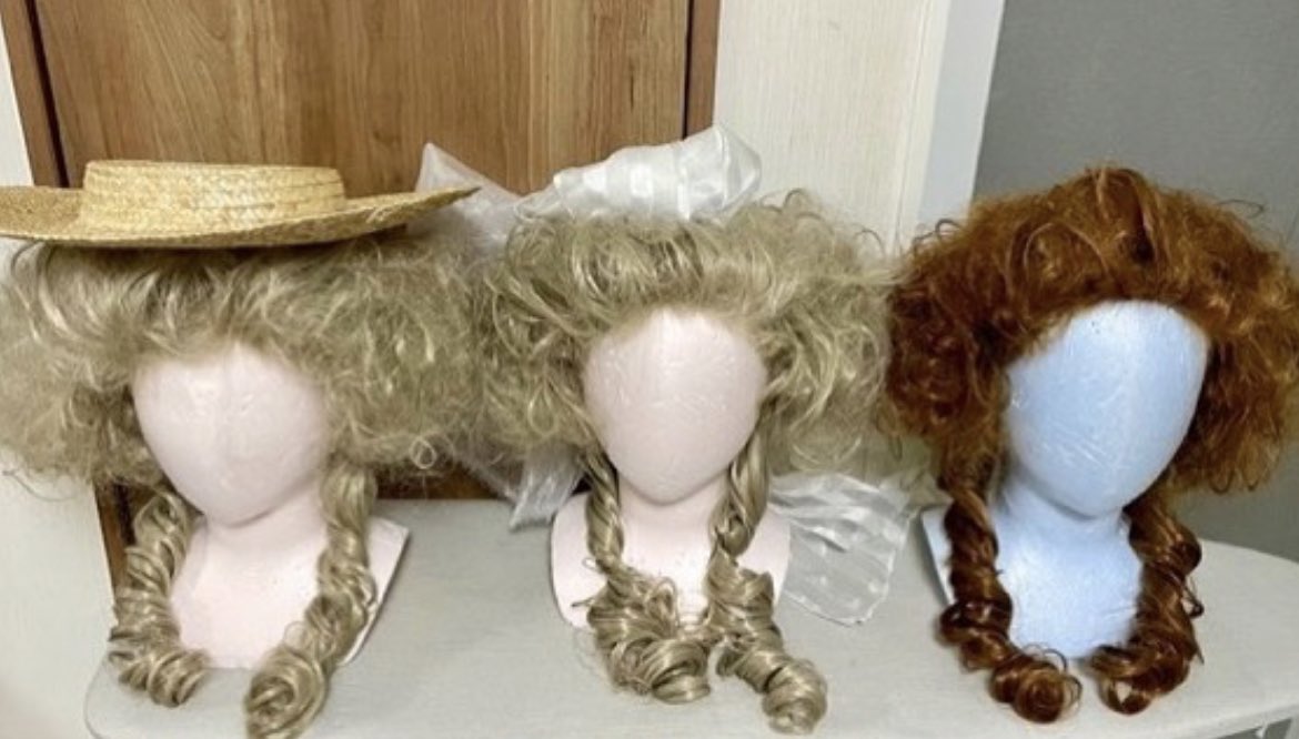汐音 去年は王妃様の爆発ヘアの作り方がわからなくて アフロのウィッグ 被ってますwwその後研究を重ねて爆発ヘア可愛く作れるようになった このウィッグ 以外とどなたにも似合う結構万能な髪型なんですよ 汐音 去年は王妃様の爆発ヘアの作り方がわからなくて アフロのウィッグ 被ってますwwその後研究を重ねて爆発ヘア可愛く作れるようになった このウィッグ 以外とどなたにも似合う結構万能な髪型なんですよ
