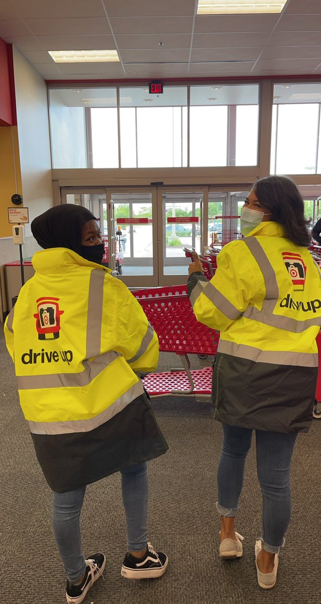 Random chilly weather gave us the perfect opportunity to whip out these beauties to tackle those popping drive ups today 💪🏽 #thesearetoocute! #worksomewhereyoulove #beepbeep