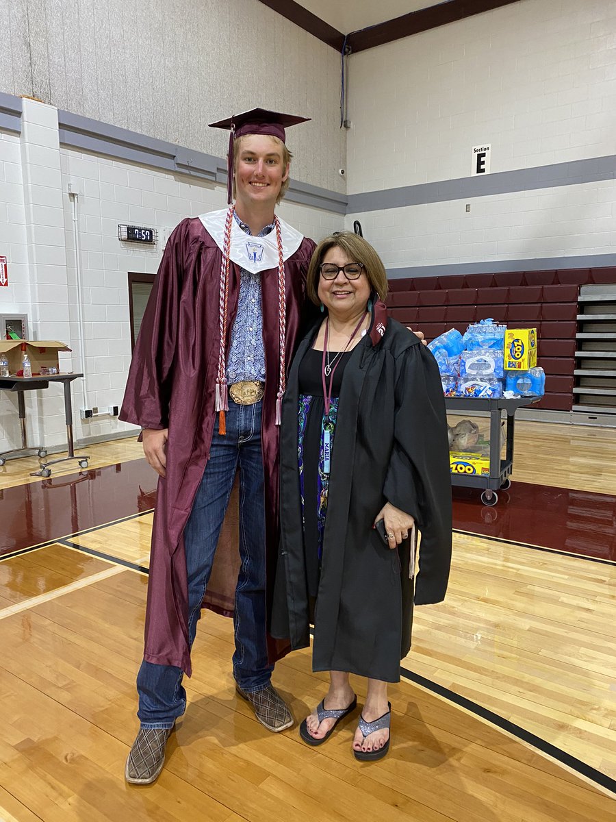 LupitaNarvaez4's tweet photo. Graduation postponed, had time to take a pic. I think we’re the same height, don’t you? https://t.co/QjWtNYfEAD