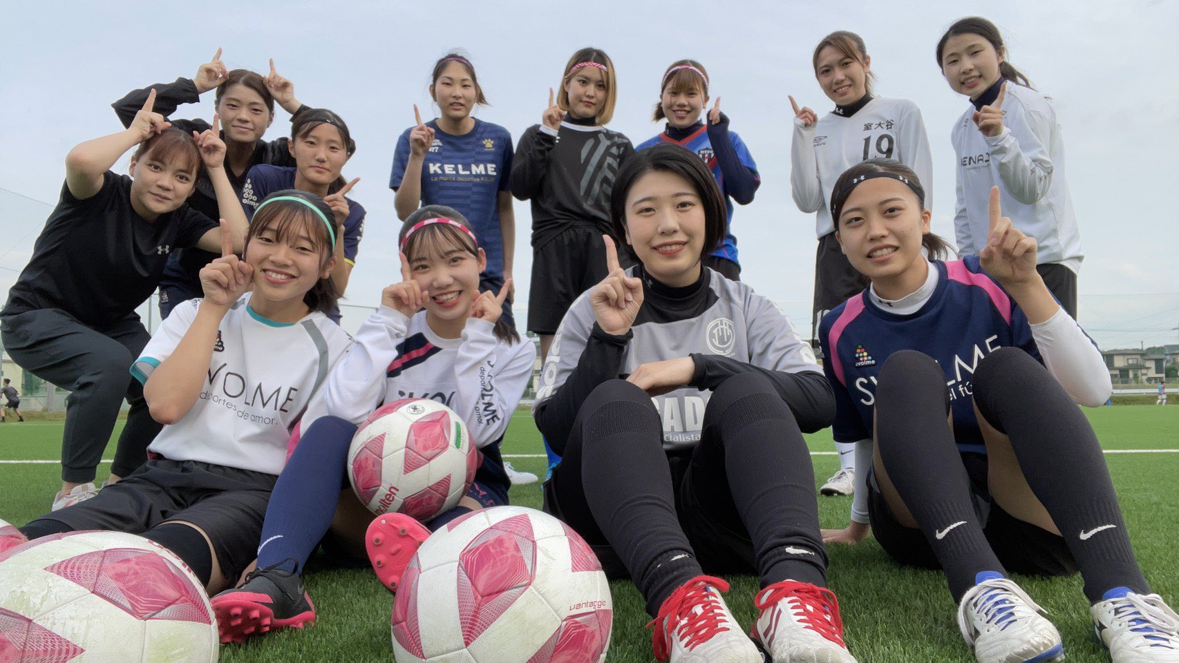 城西大学体育会サッカー部女子部門 開幕戦まであと1日 全力で戦い 試合終了時に笑えるように頑張りましょう 写真 左上から 今泉花菜 宮崎愛未 谷梨花 利根川美咲 小髙真奈 上村芽生 中嶋柚月 野田莉央奈 左下から 大野愛美 田口紫陽花 澤水菜