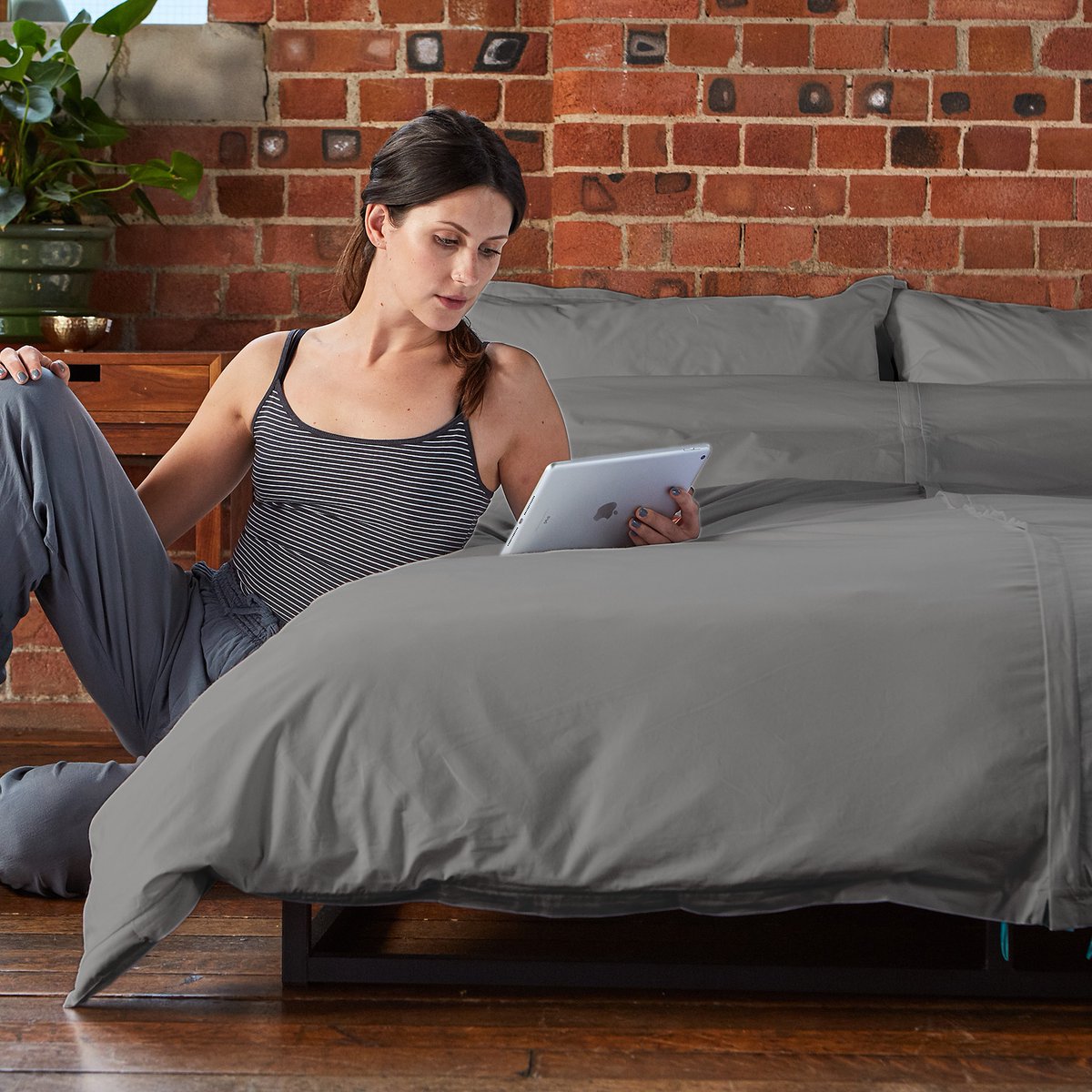 WeAre_Arthr's tweet image. The Koa Cover reflects what we stand for - improving the lives of people with arthritis. Its unique central easy change design greatly reduces the strength and dexterity required to  change a duvet cover. We have them on a 20% discount over the summer bank holiday weekend.